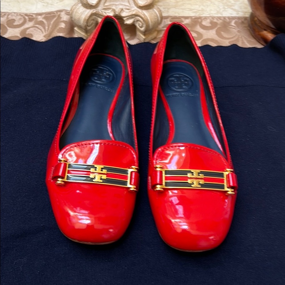 Tory Burch flats New from NM. Red patent with logo